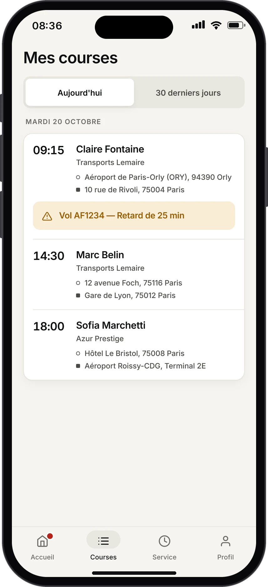 Liste des courses du jour : trois courses avec l’heure, le passager, la société et le trajet, dont une alerte de retard du vol AF1234.