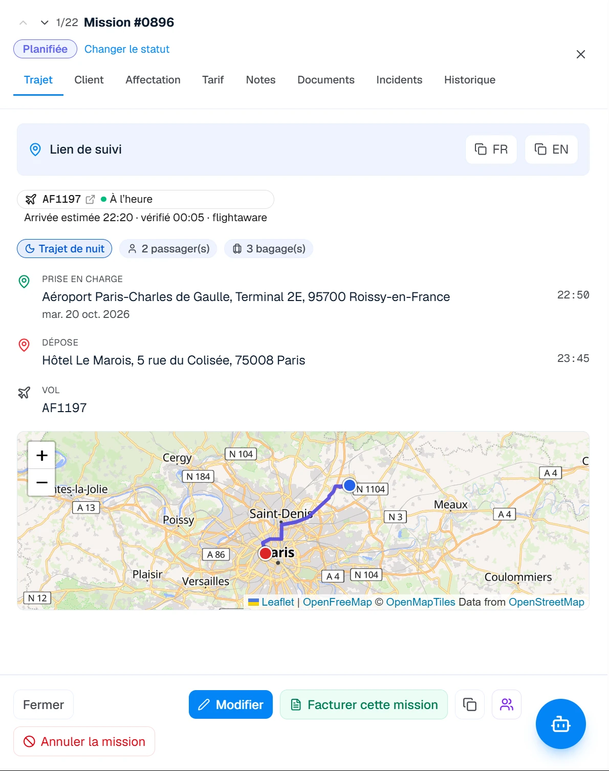 Détail d'une course avec vol suivi : AF1197 à l'heure, arrivée estimée vérifiée via FlightAware, prise en charge à Roissy et itinéraire sur la carte.